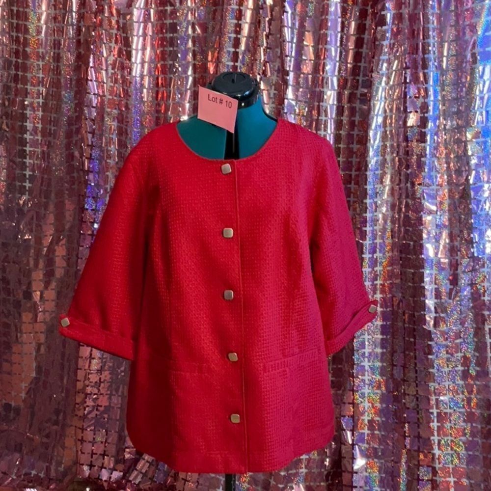 NWOT red waffle weave jacket with silver buttons 1/2 length sleeves, size 1 XL